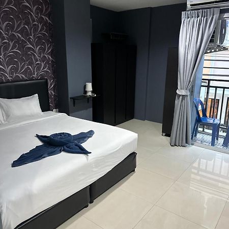 Central Perk Hotel Patong Dış mekan fotoğraf